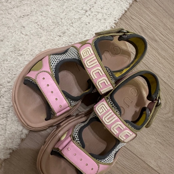 Gucci Aguru Flashtreck sandals - Picture 5 of 11